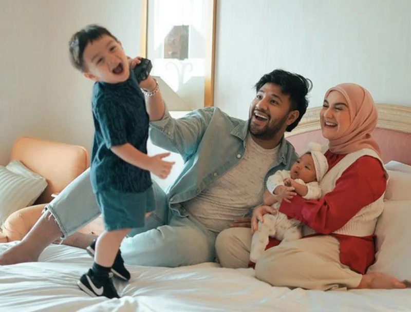 3 Skandal Artis Terheboh: Meisya Siregar Buka Kabar ITP Anak, Ammar Zoni Dihujat Suami Irish Bella, dan Denada Simpan Rahasia Ayah Biologis