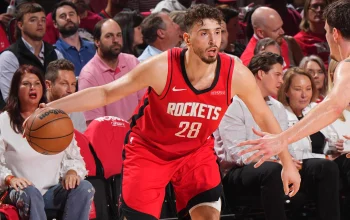 Alperen Şengün Bikin Gelombang di Playoff NBA 2026 Meski Rockets Gagal, Rumor Takas Meningkat