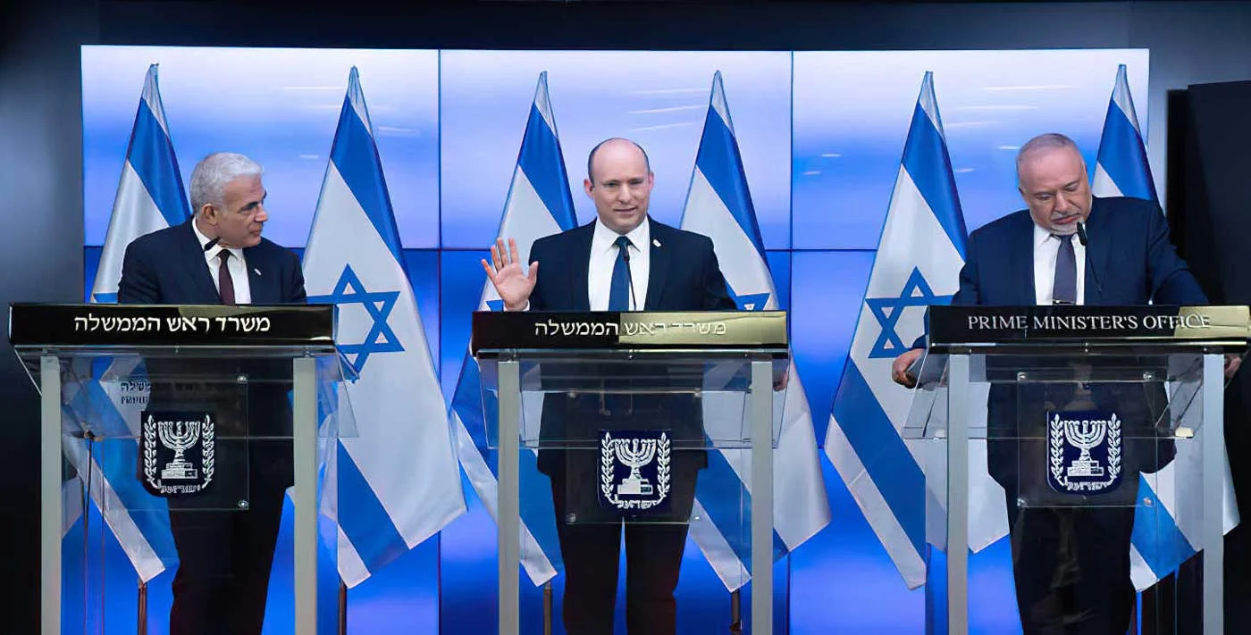Bennett & Lapid Bentuk Koalisi Besar Israel, Siap Tantang Kembalinya Netanyahu