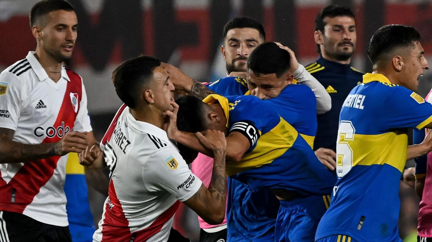 Boca Juniors Raih Kemenangan Tipis 1-0 atas River Plate lewat Penalti di Superclásico River Plate vs Boca Juniors