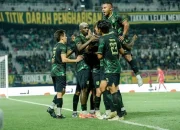 Cuma Selisih 2 Poin! Persebaya Surabaya Dekat 4 Besar Usai Kemenangan Dramatis atas Malut United