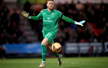 Daniel Peretz Bintang Kiper Southampton, Penyelamat FA Cup di Laga Semi Final