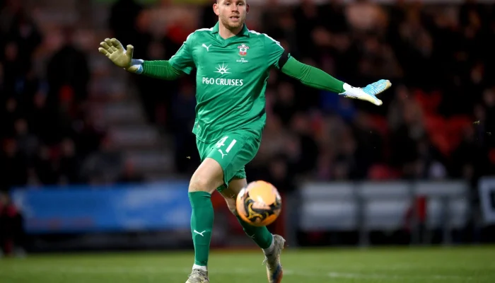 Daniel Peretz Bintang Kiper Southampton, Penyelamat FA Cup di Laga Semi Final