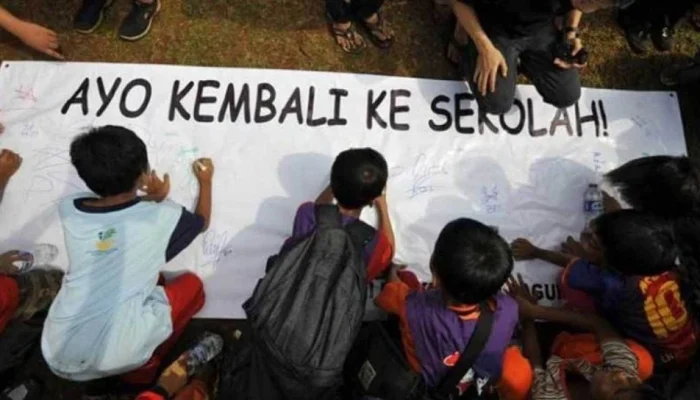 Dari Putus Sekolah di Bantar Gebang hingga Impian Masuk Kampus Top Dunia: Perjalanan Inspiratif Siswa Sekolah Rakyat