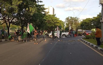 Demo Amarah di Makassar Ricuh, Puluhan Mahasiswa UMI Ditangkap dan Lalu Lintas Terhenti