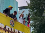 Demo di Depan DPR, Roy Suryo Tuntut Jokowi Ungkap Ijazah—Ketegangan Politik Meningkat