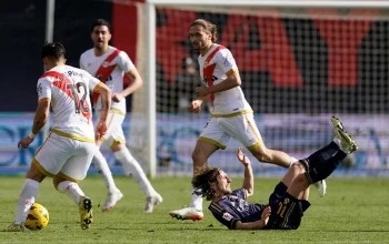 Drama Sepihak di Leg Kedua: AEK Athens Gagal Menyamai Defisit Rayo Vallecano di Conference League