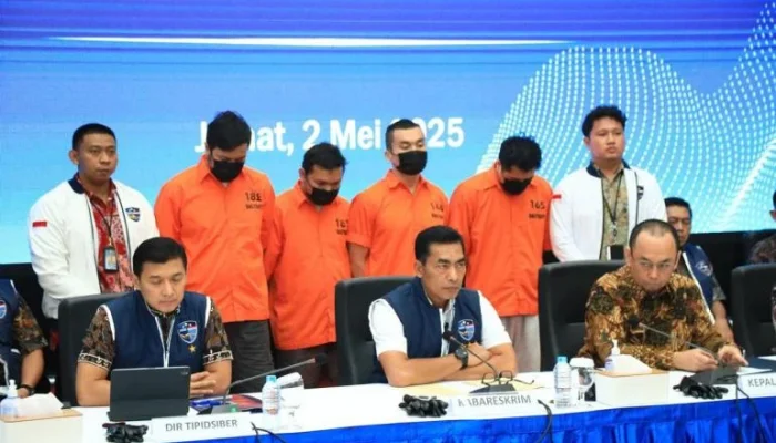 FBI dan Polisi Indonesia Bongkar Jaringan Phishing Global Rugi Rp 342 Miliar