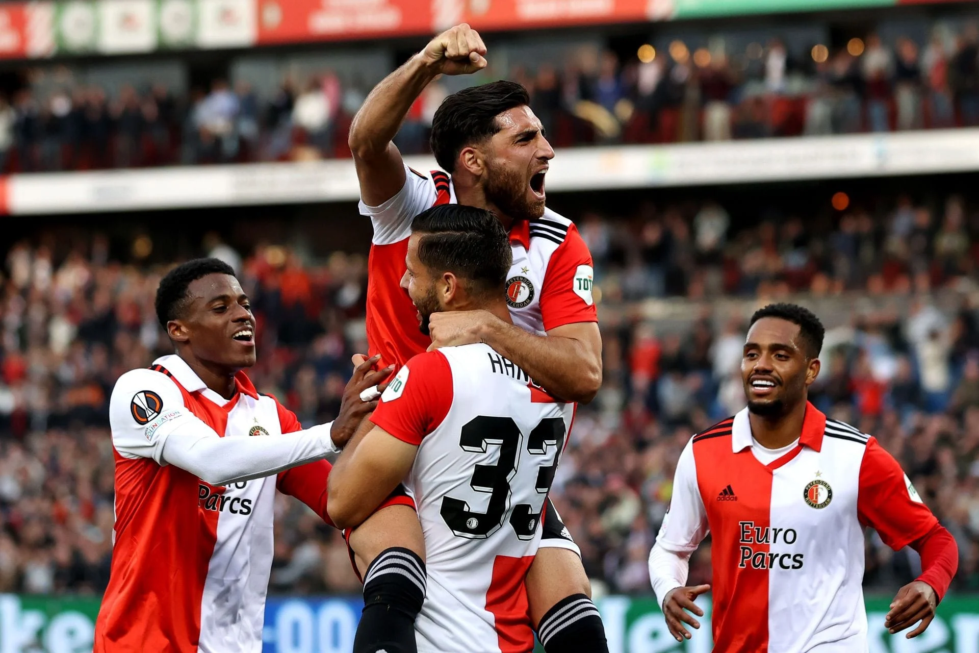 Feyenoord Dominasi di De Kuip, Tekuk Groningen 3-1 dan Perkuat Pengejaran Posisi Kedua