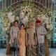 Gaya Memukau Dul Jaelani di Pernikahan El Rumi: Harmoni Elegan Bersama Tissa Biani