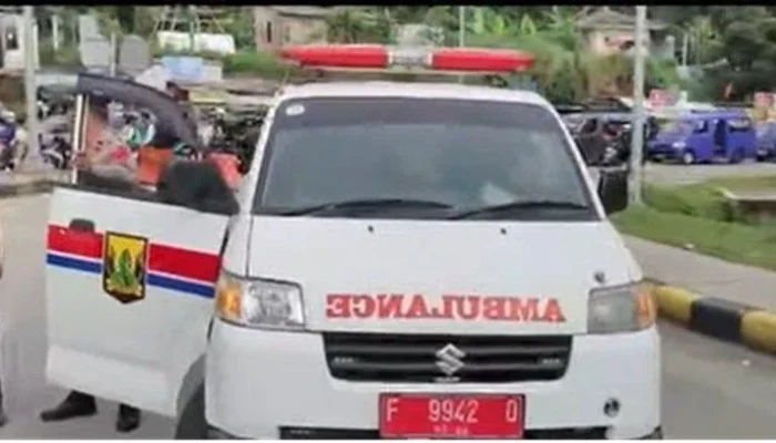 Geger Video Viral: Sopir Ambulans Lari Terobos Macet di Jalan MT Haryono, Polisi Diam di Mobil