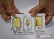 Harga emas Antam anjlok Rp44.000 pada Senin, 20 April 2026, dan kembali naik ke Rp2,88 juta Selasa