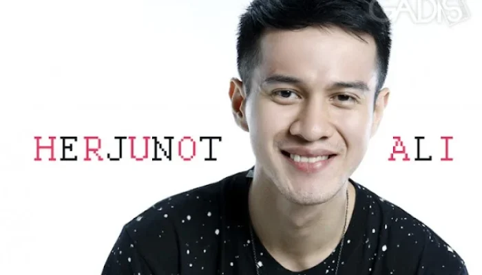 Herjunot Ali: Aktor dengan Peran Ikonik yang Menguasai Layar Lebar dan Televisi