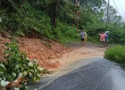 Hujan Lebat Picu Serangkaian Longsor di Sleman, Akses Jalan Terganggu dan Warga Diminta Waspada