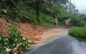 Hujan Lebat Picu Serangkaian Longsor di Sleman, Akses Jalan Terganggu dan Warga Diminta Waspada