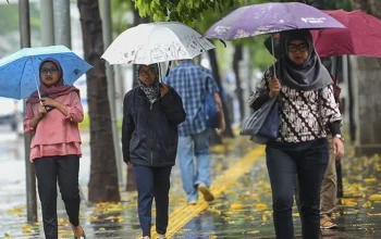 Hujan Ringan Mengguyur Jakarta Selatan dan Timur: Siapkan Payung, Ini Prediksi cuaca Jaksel Hari Ini!