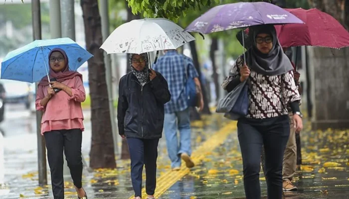 Hujan Ringan Mengguyur Jakarta Selatan dan Timur: Siapkan Payung, Ini Prediksi cuaca Jaksel Hari Ini!