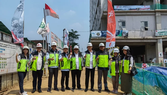 Hunian Bantaran Rel Senen: Teddy Cek Progres Pembangunan, Janji Hunian Layak dalam Waktu Singkat
