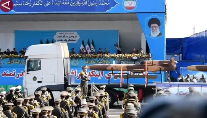 Iran Pertahankan Drone-Rudal di Tengah Serangan AS, Tunjukkan Kekuatan Qadr