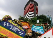 Ironi di Gedung Ombudsman: Bunga Ucapan Masih Segar, Ketua Hery Susanto Ditangkap Kejagung