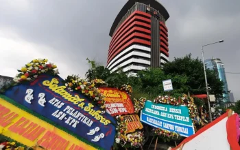 Ironi di Gedung Ombudsman: Bunga Ucapan Masih Segar, Ketua Hery Susanto Ditangkap Kejagung