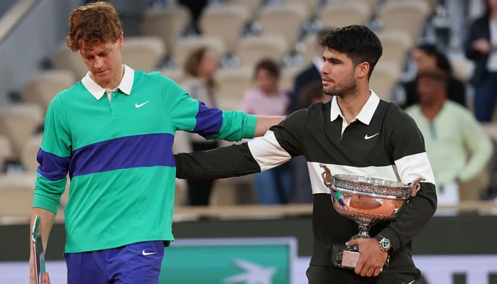 Jannik Sinner Sambut Penarikan Alcaraz di Roland Garros dengan Tekad Menangkan Grand Slam