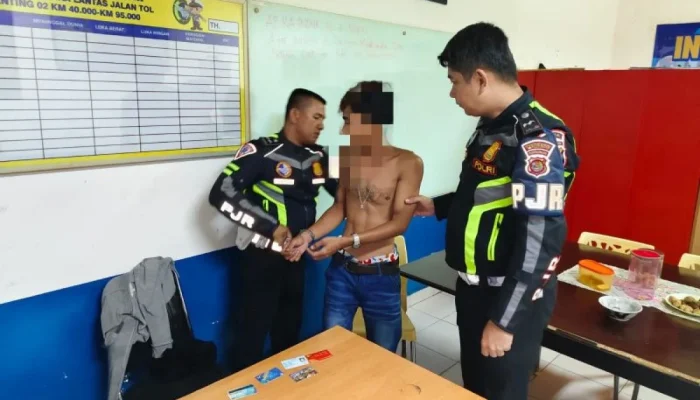 Kejadian Penusukan Kakek 4 Cucu di Surabaya: Dari Cekcok Asmara Hingga Penangkapan Pelaku