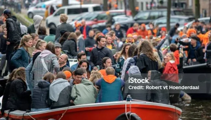 Keramaian dan Keamanan King’s Day Utrecht: Tantangan, Penegakan Hukum, dan Keberhasilan Pasar Gratis