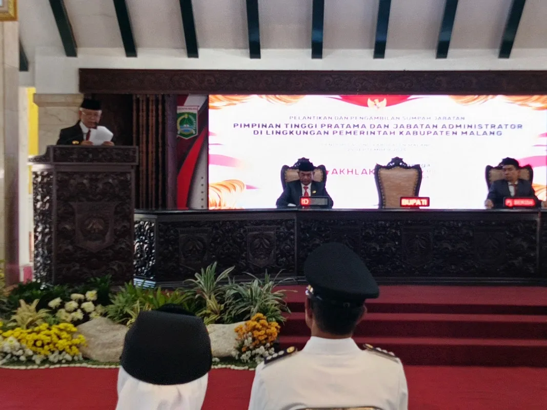 Kontroversi Lantik Anak Bupati Malang Jadi Kadis Lingkungan: DPRD Ingatkan Transparansi dan Hasto PDIP Kritik Stereotip Jawa