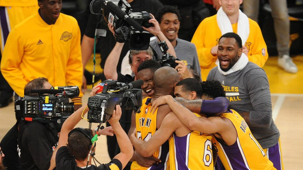 Lakers Terpuruk di Game 4: Fatigue, Denda, dan Peran Kennard Membawa Harapan Baru