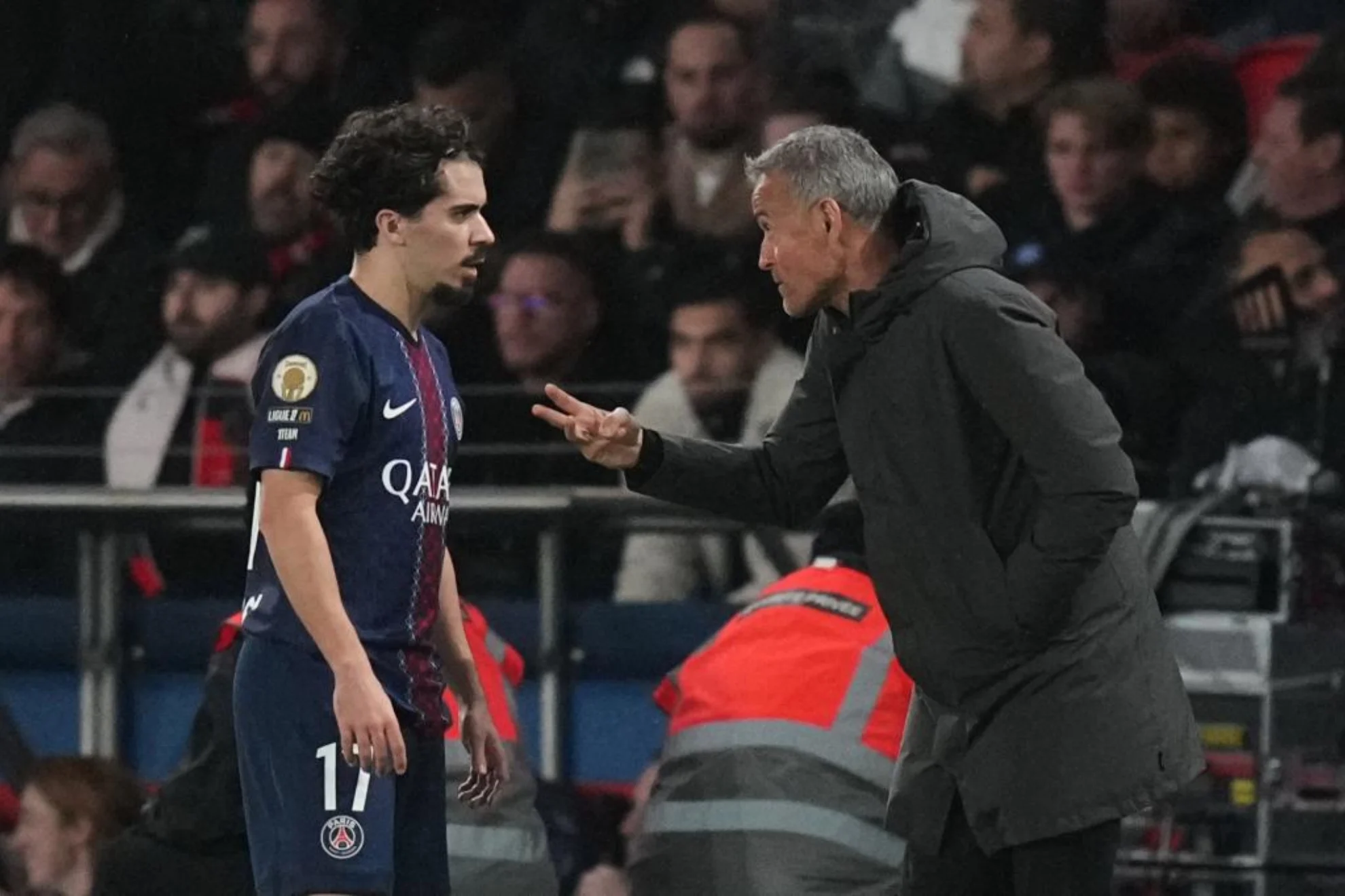 Luis Enrique Bimbang: Vitinha Diragukan, PSG di Ambang Ganda Gelar