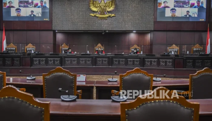 Mahkamah Konstitusi Tolak Gugatan Delpedro Soal Pasal Penghasutan dan Hoaks, Sementara Beragam Gugatan Hukum Berkembang di Tanah Air