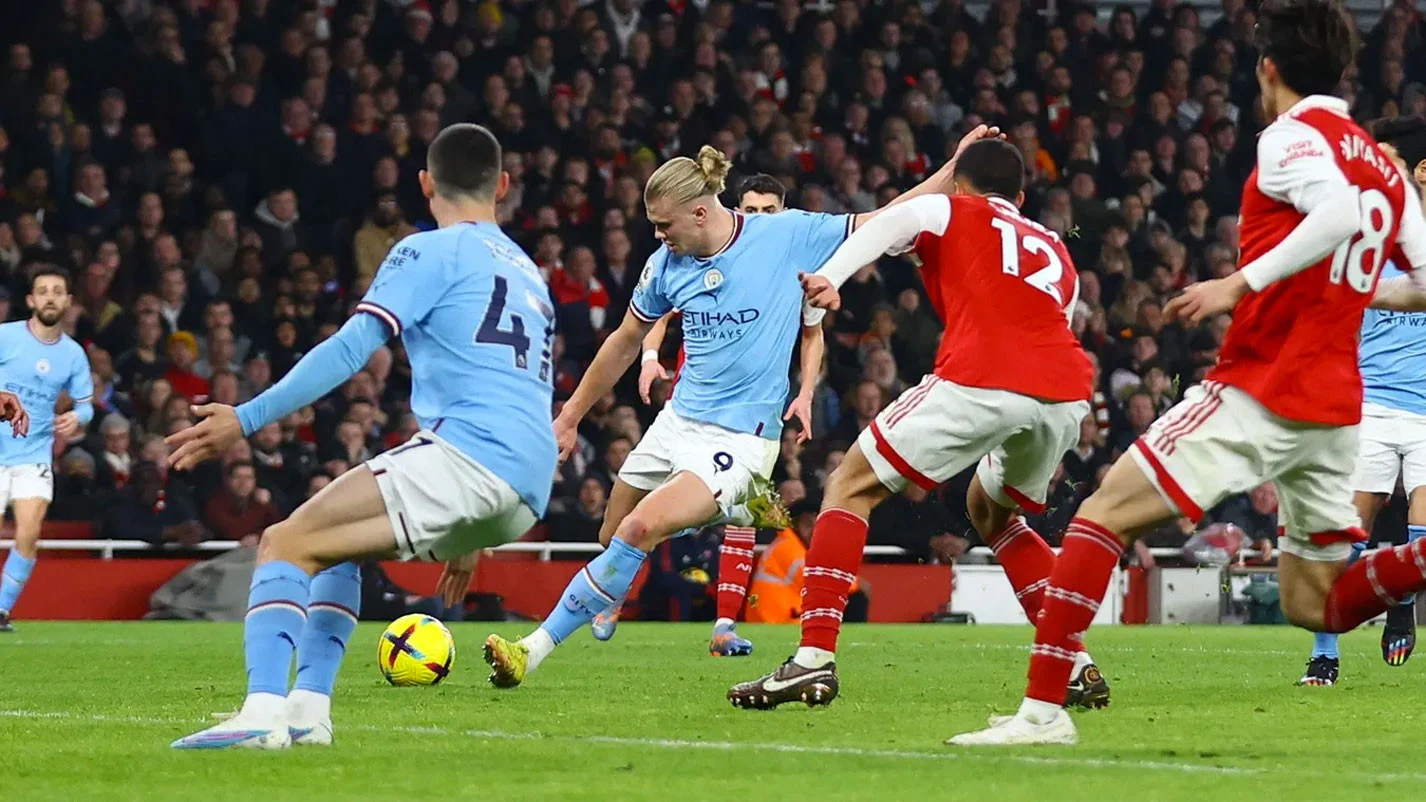 Manchester City Sabet Puncak Klasemen, Arsenal Tersingkir & Burnley Turun Kasta