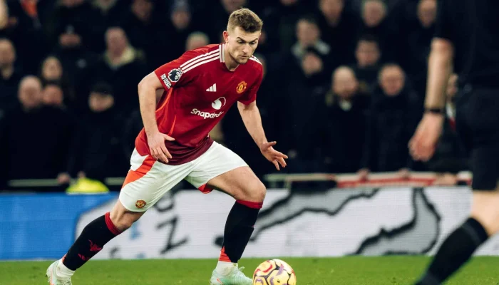Matthijs de Ligt Kembali Berlatih di Rumput: Prospek Comeback Manchester United Menjelang Akhir Musim