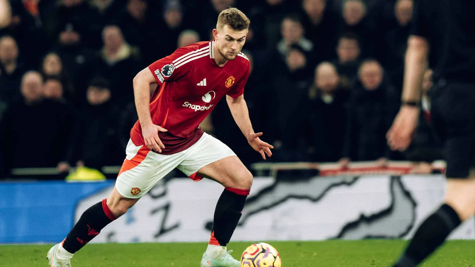 Matthijs de Ligt Kembali Berlatih di Rumput: Prospek Comeback Manchester United Menjelang Akhir Musim