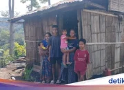 Menggali Ketabahan: Ibu Pandeglang 10 Tahun Tinggal di Rumah Gubuk Tanpa Listrik Selamatkan Dua Anak