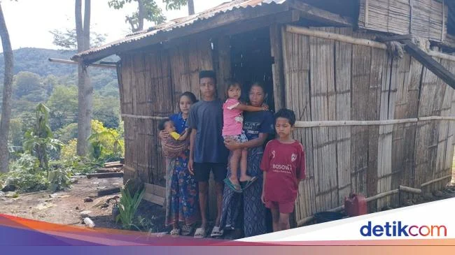 Menggali Ketabahan: Ibu Pandeglang 10 Tahun Tinggal di Rumah Gubuk Tanpa Listrik Selamatkan Dua Anak