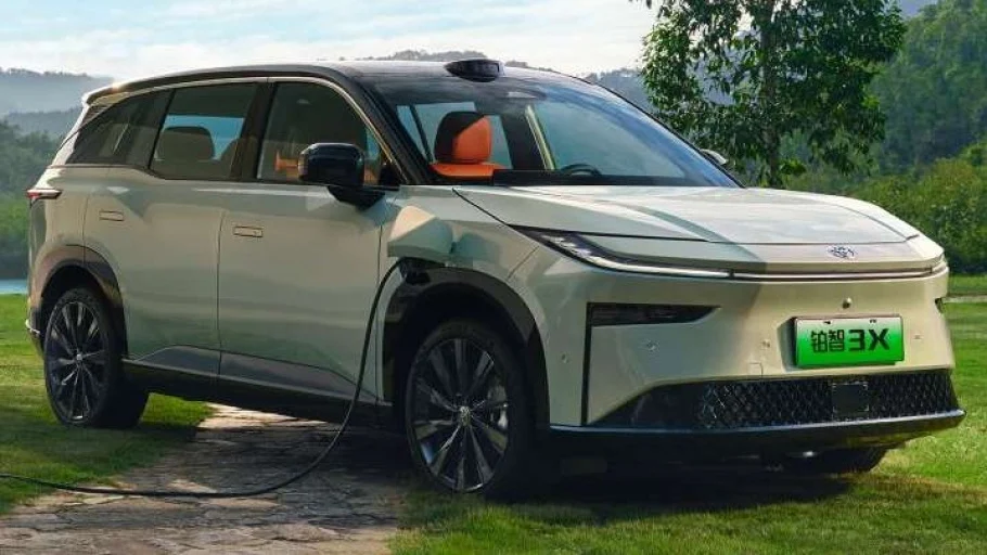 Mobil Listrik Mengguncang Produsen Jepang: Penurunan Daya Beli dan Munculnya Kompetitor China Membuat Dealer Goyang