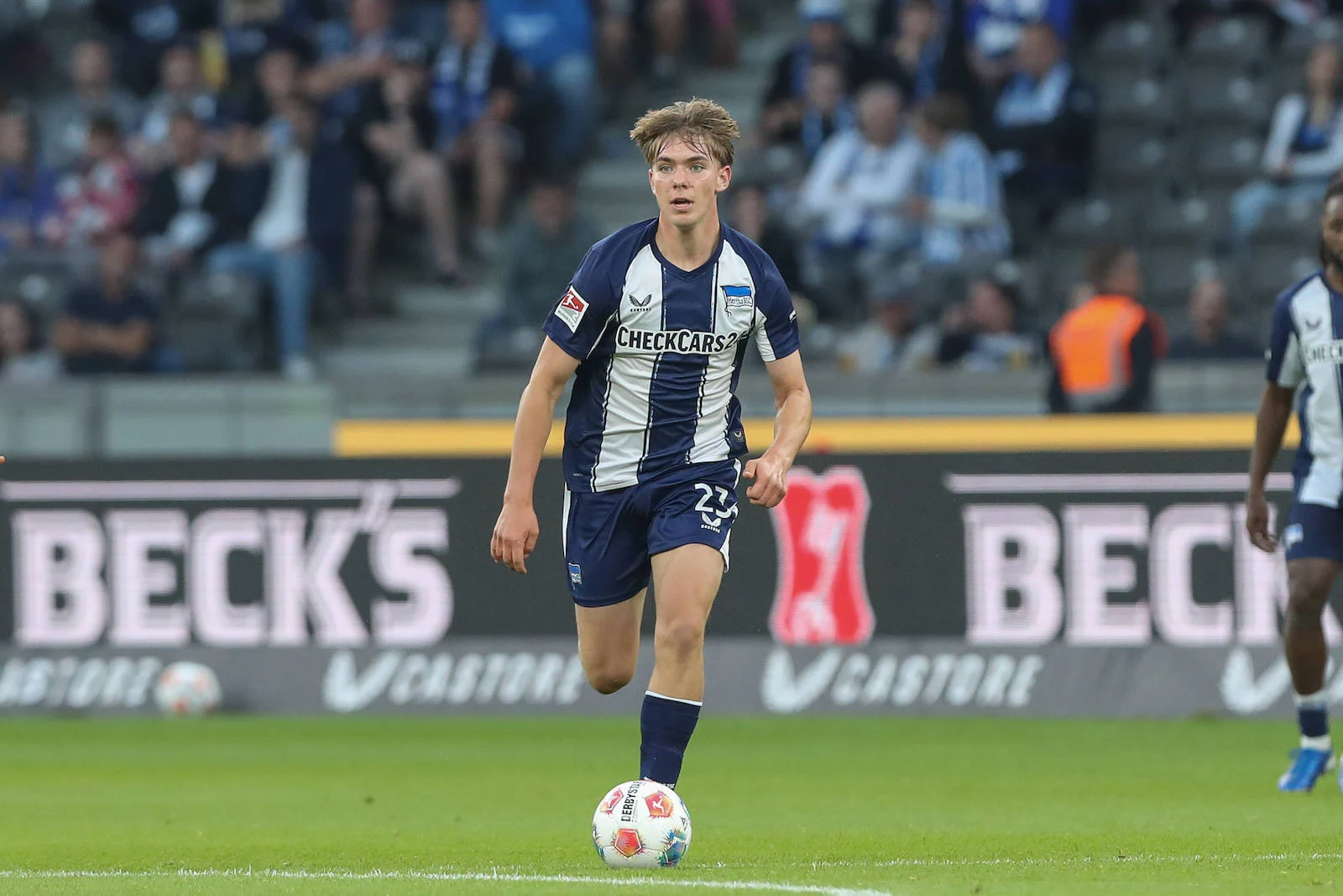 Newcastle United Tertarik Rekrut Kennet Eichhorn, Hertha Berlin Siap Hadapi Tantangan Baru di Bundesliga