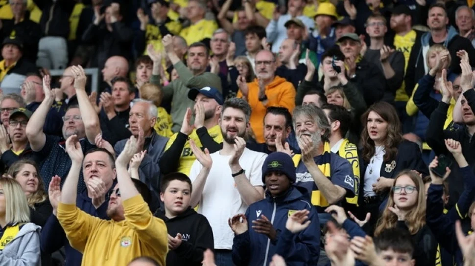 Oxford United Terdegradasi ke League One, Ole Romeny Bersuara Emosional kepada Suporter