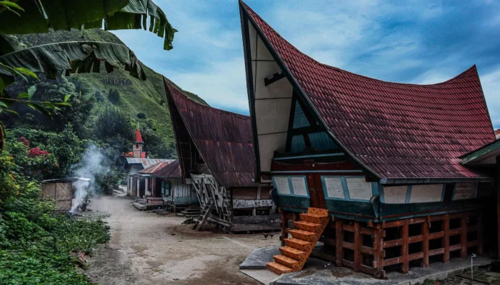 Pesona Danau Toba: Keindahan Alam, Budaya Batak, dan Tantangan Lingkungan di Era Modern