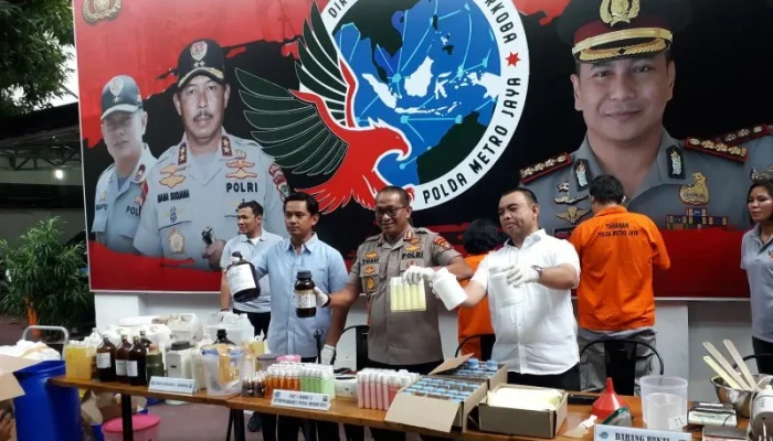 Polisi Bongkar Produksi Kosmetik Ilegal di Bogor: Omzet Rp60 Juta dan Bahan Merkuri Mengancam Kesehatan