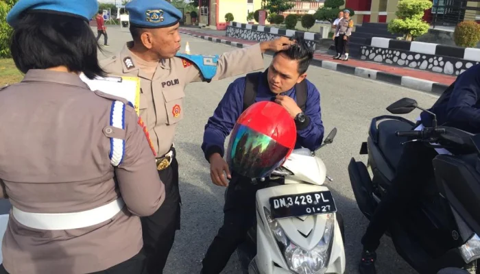 Polisi Solok Minta Maaf, Propam Sumbar Periksa Patwal setelah Rombongan Arteria Dahlan Berfoto di Tikungan Ekstrem Sitinjau Lauik