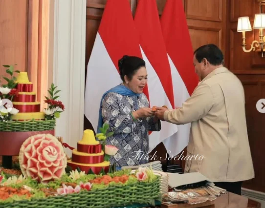 Prabowo Kirim Ucapan Selamat Ulang Tahun ke Titiek Soeharto dari Paris, diiringi Perayaan di DPR