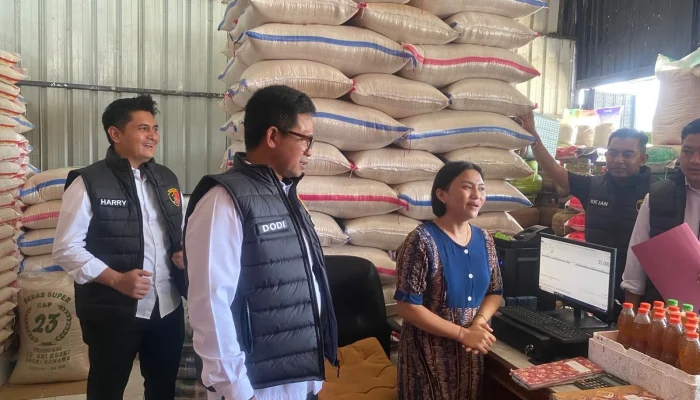 Prabowo Sidak Gudang Bulog Danurejo, Pastikan Stok Beras Nasional Aman dan Siap Distribusi