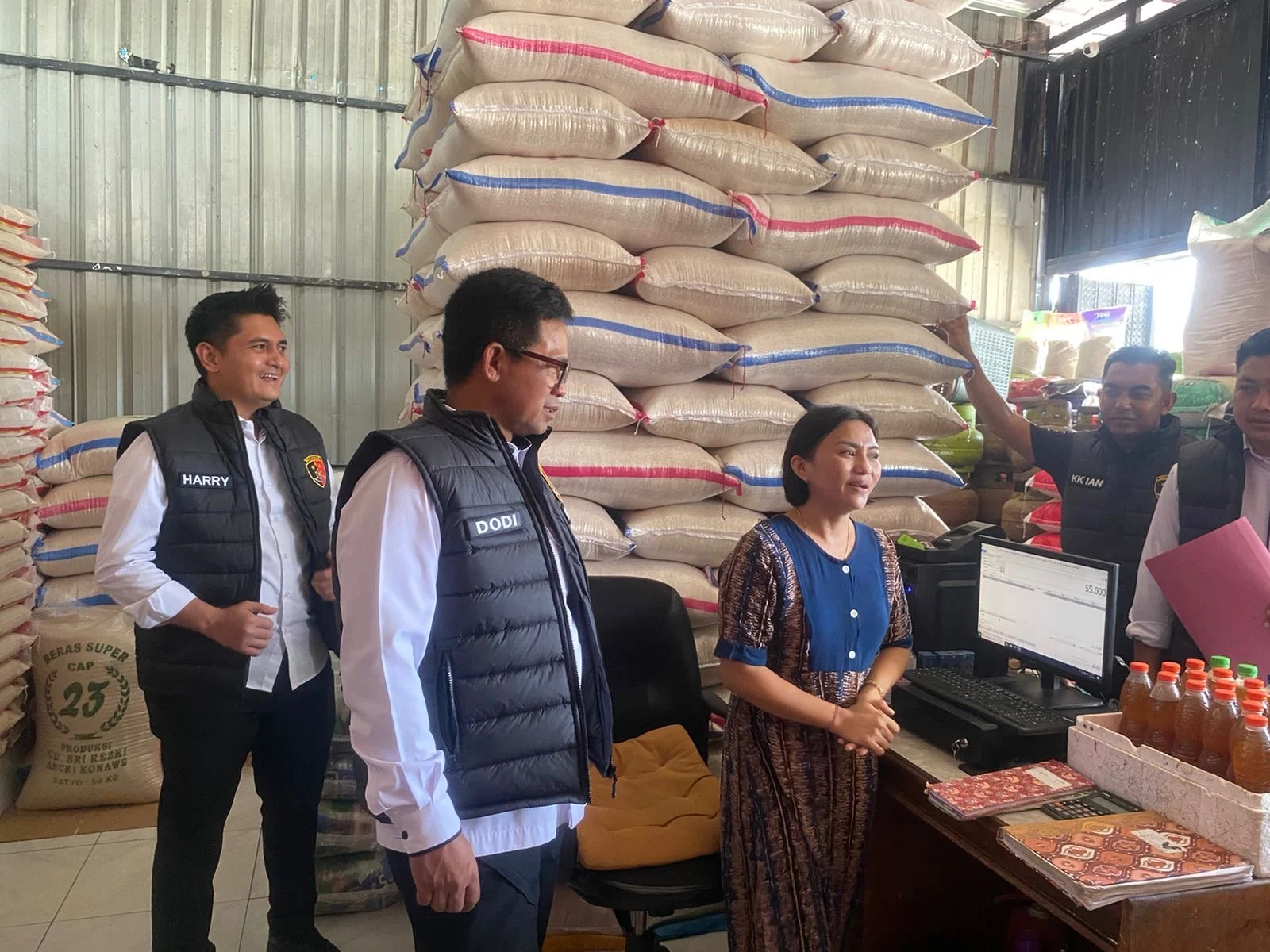Prabowo Sidak Gudang Bulog Danurejo, Pastikan Stok Beras Nasional Aman dan Siap Distribusi
