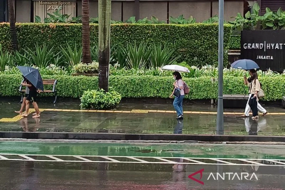 Prakiraan Cuaca 19 April 2026: Hujan Ringan Menyebar di Jakarta, Makassar, dan Sebagian Besar Indonesia