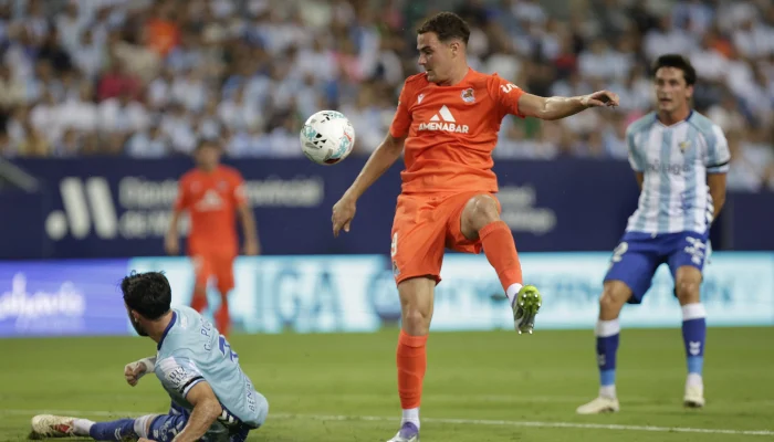 Racing Santander Menang 3-1 atas Real Sociedad B, Menggenggam Puncak LaLiga Hypermotion 2025/26