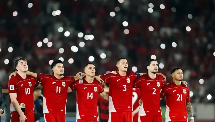 Rumor Panas: Ajax Siapkan Perombakan Besar Musim Depan, Bintang Timnas Indonesia & Eks Manchester United Jadi Target Utama