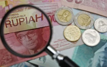 Rupiah melemah tajam, S&P Global Ratings beri outlook negatif pada obligasi pemerintah Indonesia